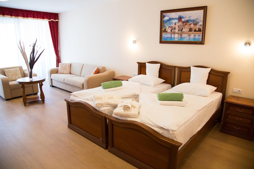 Luxury Hotel Siófok Habitación foto